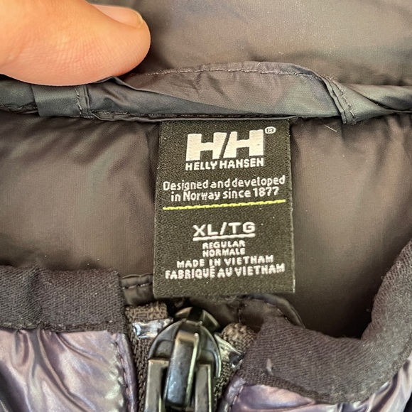 HELLY HANSEN • MEN'S LIFALOFT™ HOODED INSULATOR JACKET - Picture 2 of 5